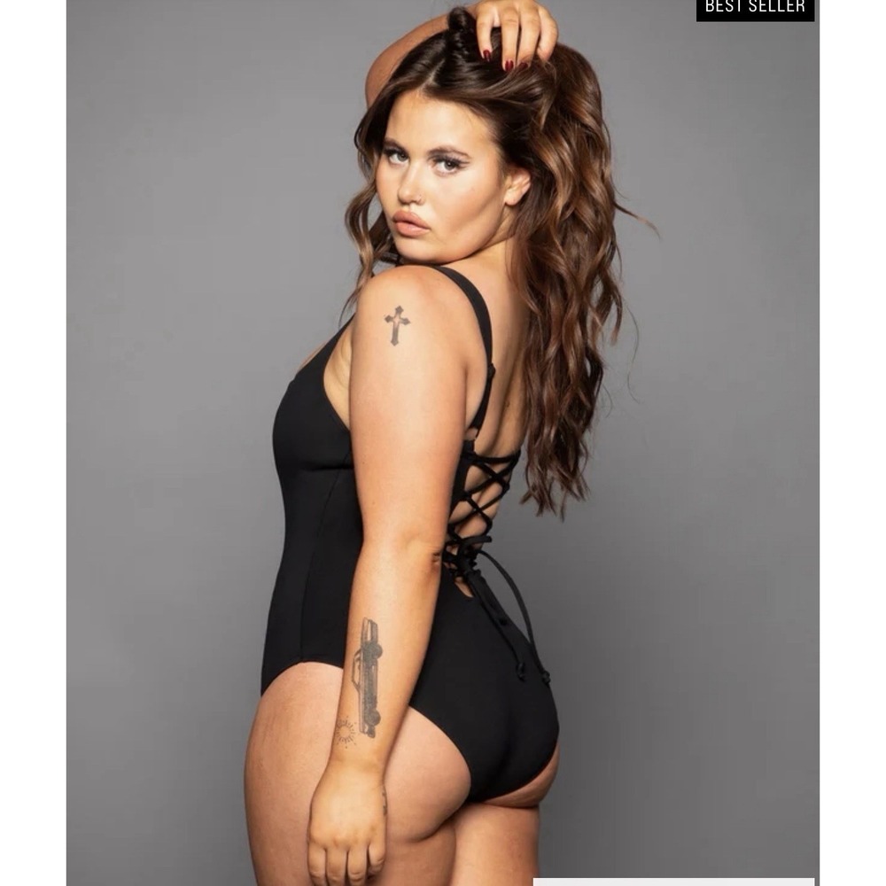 NEW TA3 Squarey Mega Sculpting 1 Piece Swimsuit 5.0 Large short snatching